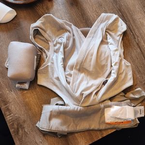 Boppy Comfyhug wrap carrier